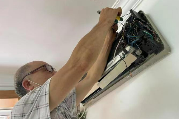 空調檢查供電是否正常