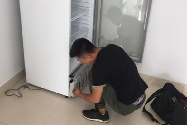 冰箱發熱往往是由于多種原因導致的